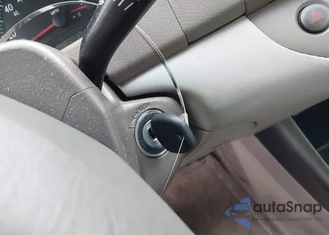 2002 Toyota Camry Le V6 z USA, uszkodzony, nr VIN 4T1BF32K92U034923